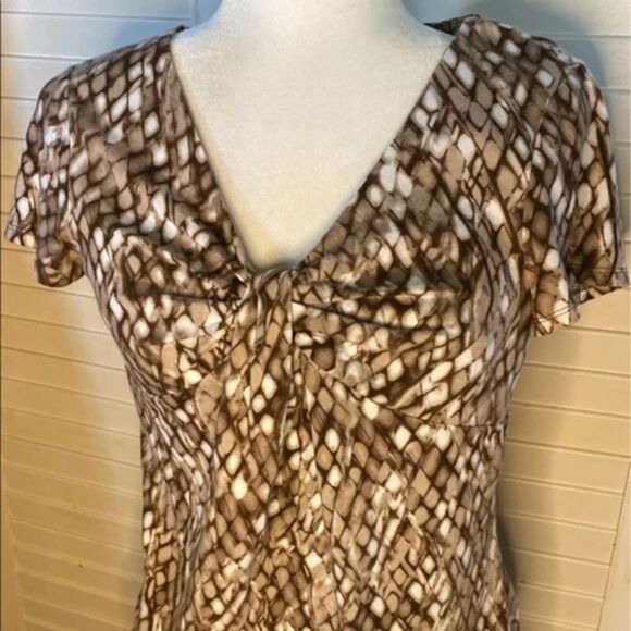 Dana Buchman Twist Front Top - Picture 1 of 4